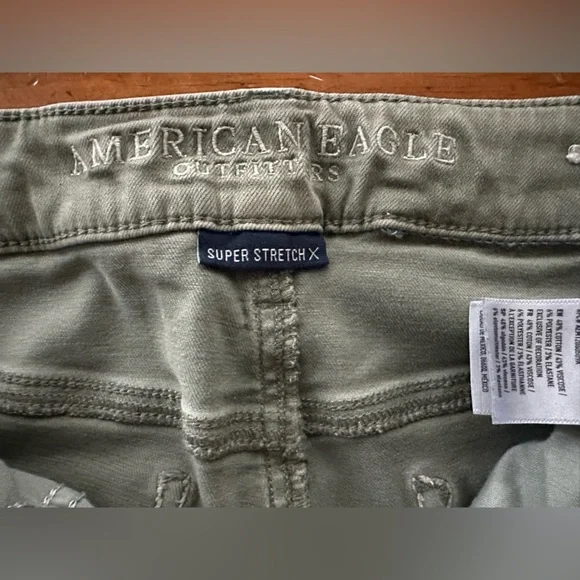 American Eagle  Super stretch Jeggings Sz 8
Trendy Streetwear Grunge Cool Vibes - Picture 3 of 12